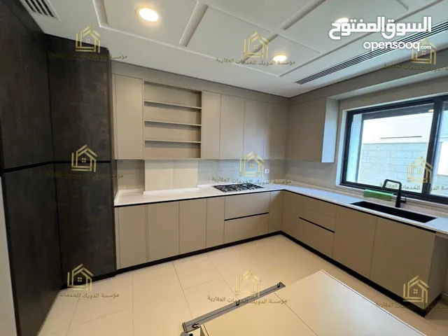 شقة فاخرة جديدة لم تسكن بتشطيبات عالية الجودة في أرقى واجمل مناطق عبدون