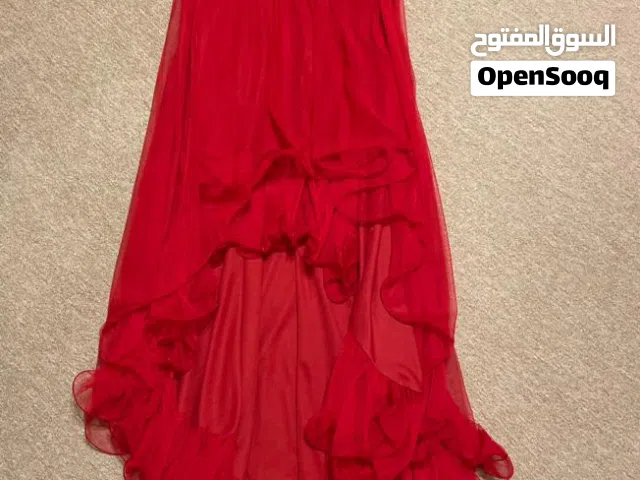 فساتين للييع استعمال نظيف وجديد والاسعار في متناول الجميع ..