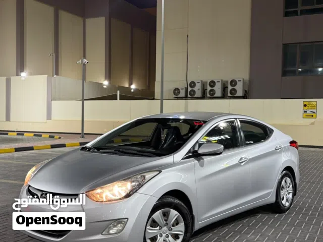 2013 Hyundai Elantra Standard
