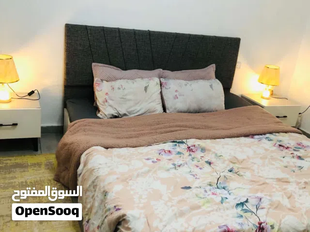 دار نوم زوجيه مستعمله نضيفه استعمال 5 شهور