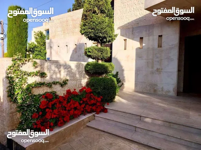 880m2 5 Bedrooms Villa for Rent in Amman Khalda