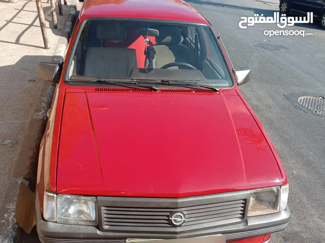 اوبل كورسا للبيع موديل 1986