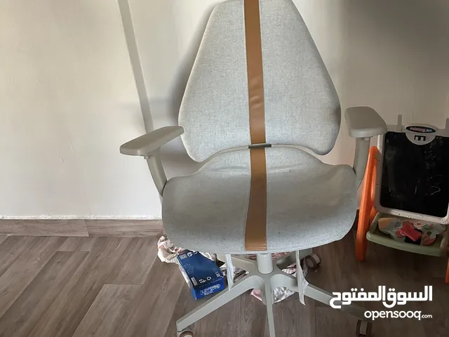 كرسي جيمنج مريح وفاخر - تصميم أنيق وجودة عالية! الحالة: شبه جديد