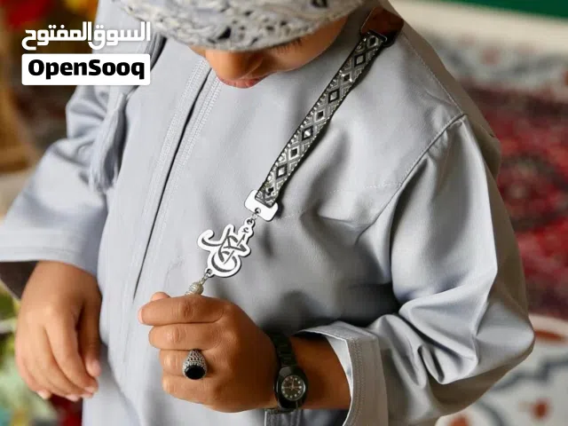 بروشات أنيقة للدشداشة