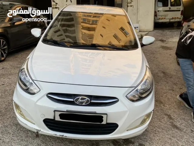 هيونداي اكسنت للبيع سيارة نضيفة ومرتبه مو ناقصها اي شيء  يد اولى