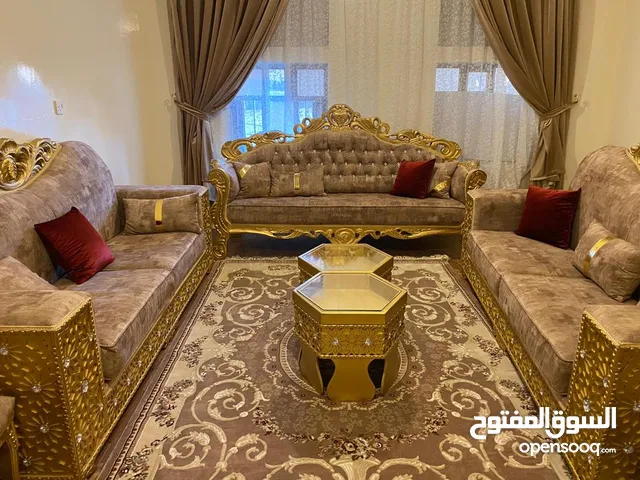 كنب مغربي معةالطاولات