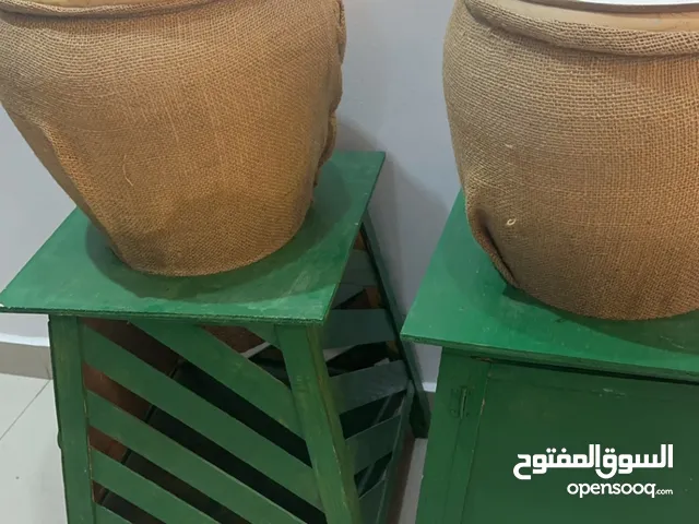 للبيع حب مع طاولته