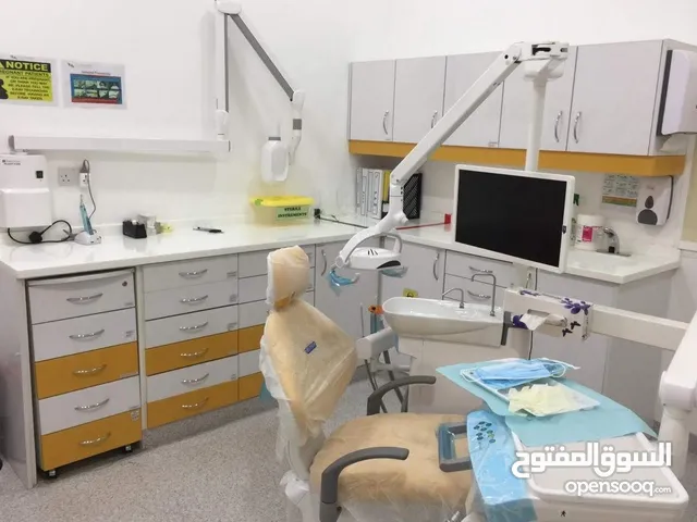 للايجار الشهري عيادة اسنان في محمد بن زايد z1 كاملة بكل المعدات وغرفة التعقيم بمركز طبي مجهز بالكامل