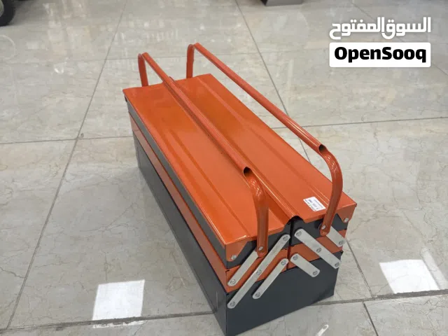 صندوق عده حديد فارغ