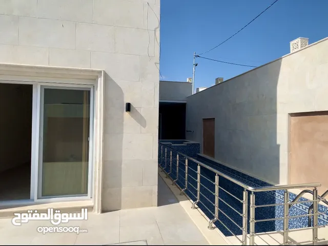 615 m2 5 Bedrooms Villa for Sale in Amman Badr Jdedeh