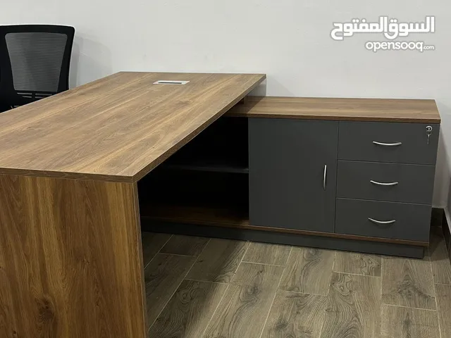آثاث مكتبي جديد