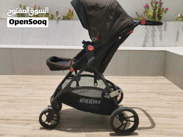 عربة giggle للاطفال بحالة ممتازة