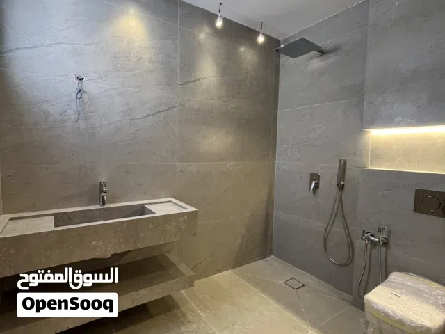 شقة للبيع بتشطيب فندقي في ضاحية النخيل باطلالة رائعة
