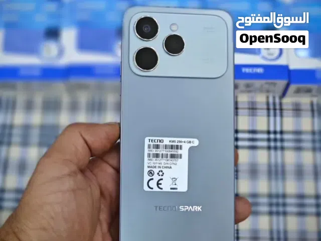 تكنو سبارك 40