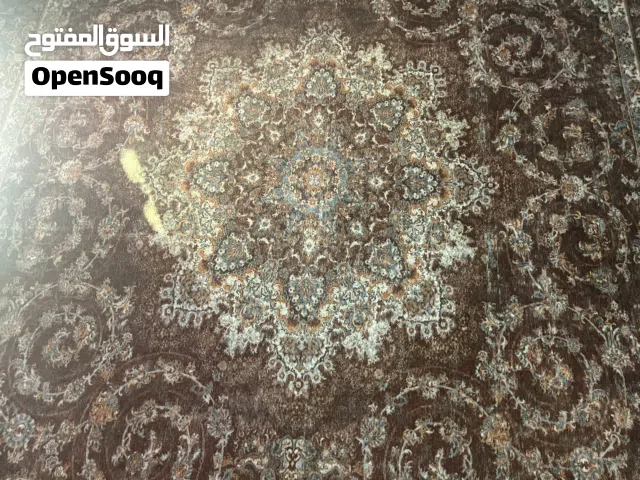 سجاده صوف وحرير خفيفه طول 180 وعرض متر وعشرين مستعمله بحاله جيده مبطنه من الخلف