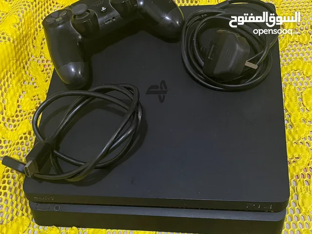 للبيع بلاي ستيشن 4 بحاله ممتازه