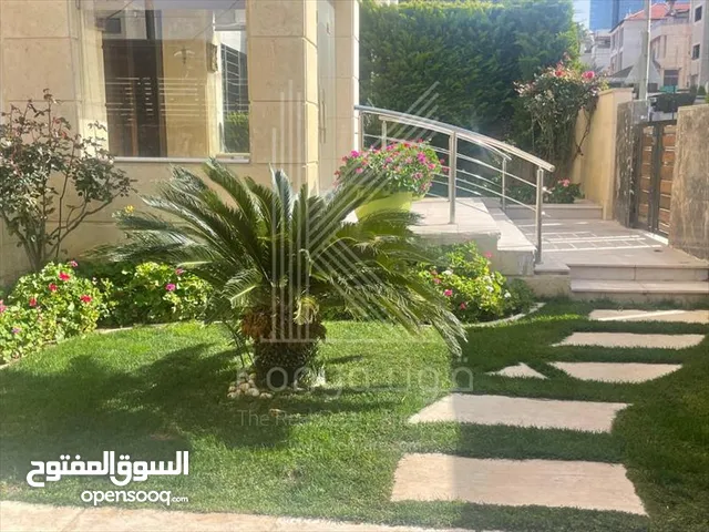 400 m2 4 Bedrooms Apartments for Sale in Amman Um Uthaiena