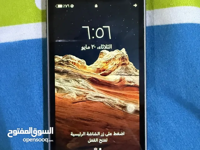 ايفون SE نظيف