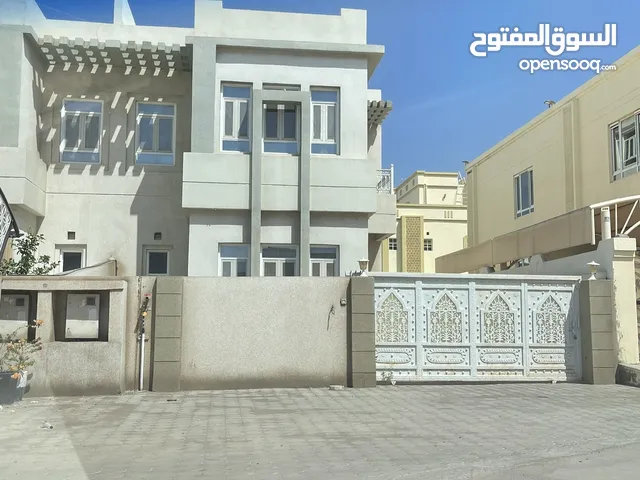 200 m2 More than 6 bedrooms Villa for Rent in Muscat Al Khoud