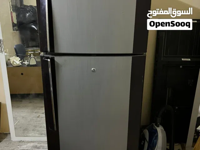 للبيع ثلاجة ل جي شغال %100 بحالة ممتازة منطقة العين الصاروج قديم