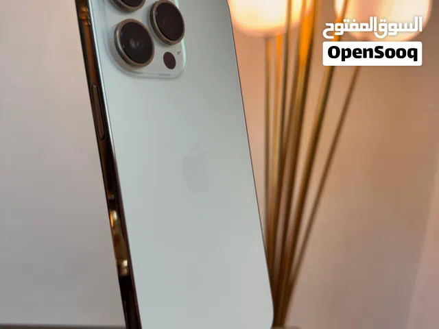 Iphone 14 pro 256 Gb لون ذهبي ولا شخط 2sim خطين والجهاز من انظف الاجهزة مش مسبتدل اي قطعه و مكفول