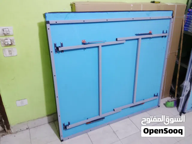 ترابيزات بنج بونج مصري جديد معها مشتملات 2مضرب و 12كوره وشبكه هديه