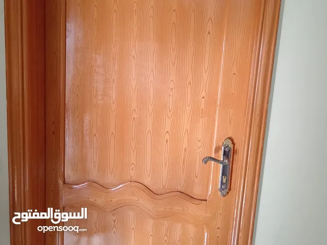 باب خشب سويد ثقيل