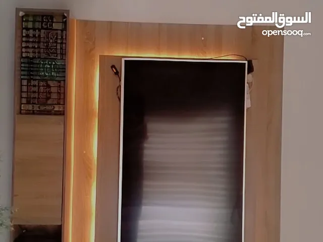 ديكور شاشة، رف مراية، تيبل لامب مع ارفف خشابي اللون