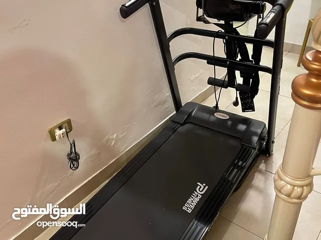 جهاز تريدميل بحالة الجديد ما استخدم 3 مرات treadmill machine