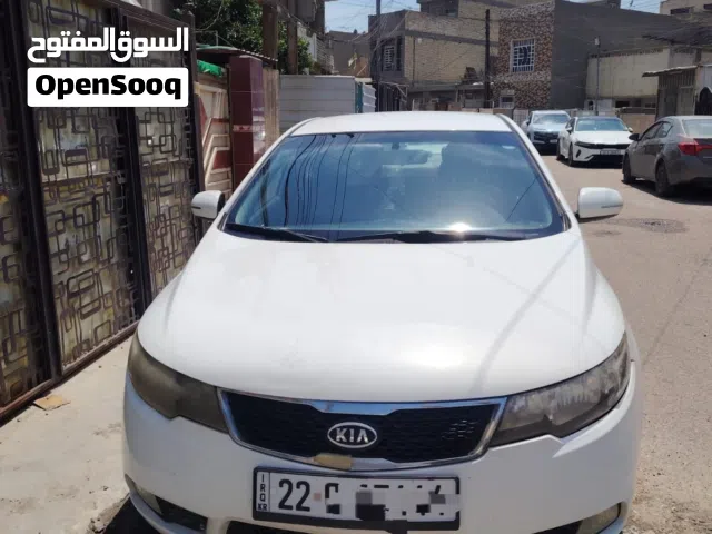 2013 كيا سيراتو Standard