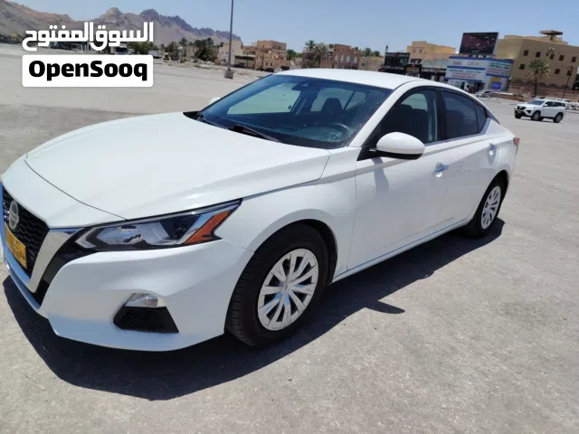 2021 نيسان التيما S