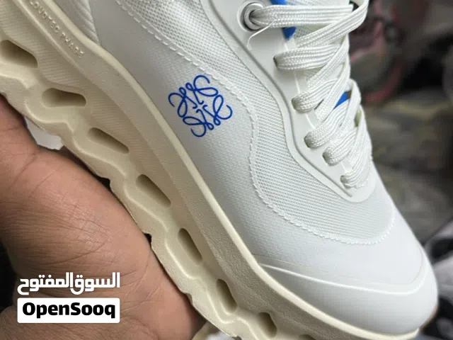 الأسعار من 25 إلى 35