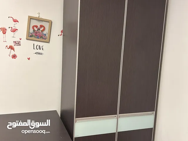 عفش منزل للبيع للخروج النهائي(غرف نوم اطفال،مكاتب،طاولة تلفاز،طاولة مطبخ وكراسي،.....