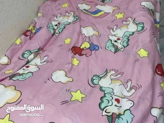 طقم اللحاف للاطفال و اشياء باربي و اغراض للاطفال
