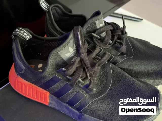 جوتي اديداس اصلي