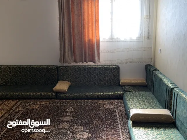 منادير دار معيشة