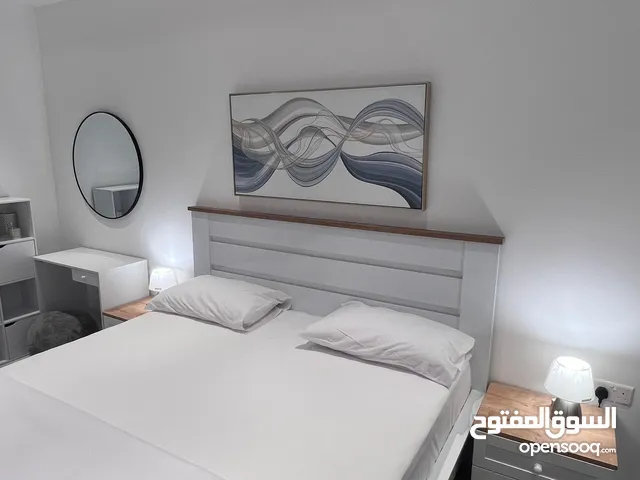 شقة مفروشة وراقية Vipللايجار اليومي والشهري بالموالح الجنوبيه (للعوائل) ومتوفر الإنترنت