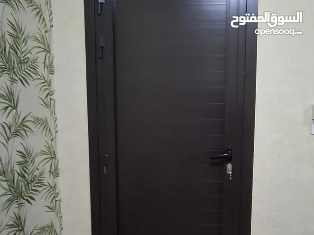 باب المنيوم للغرفه استخدام 6 شهور