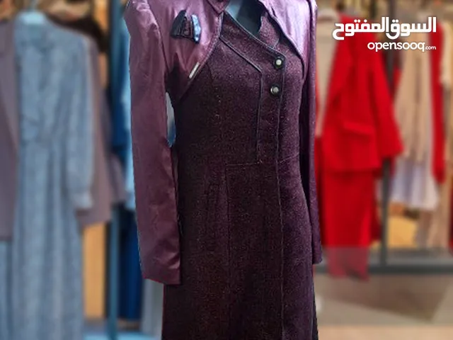 ملابس شتوية وفساتين مناسبات