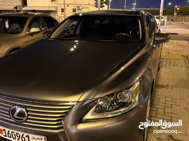 لكزس LS460 للبيع 2015 نظييف