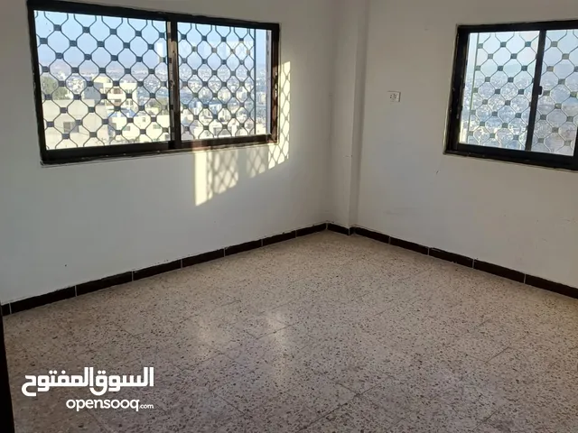111 m2 2 Bedrooms Apartments for Rent in Zarqa Al Zarqa Al Jadeedeh