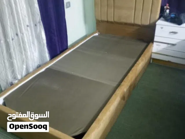 تخت مفرد شبه جديد بسعر مغري