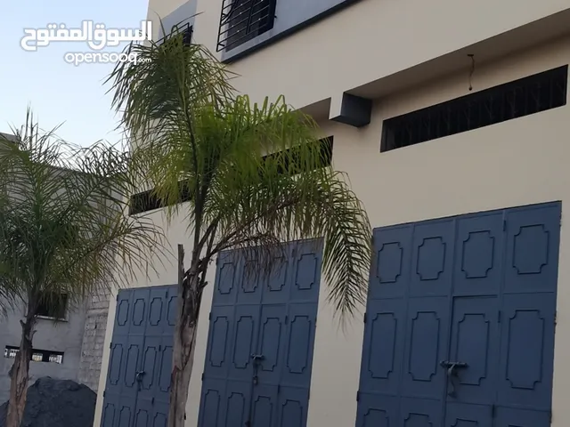 محلاة تجارية بواجهتين للكراء سيدي الطيبي