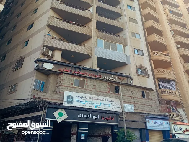 مزان اول علوي مساحه 420متر علي نصيتان متشطب من الدخل ليه مدخل خاص