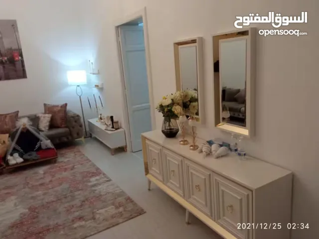 شقة حديثه فرش كامل شارع النصر و ميزران قلب المدينه