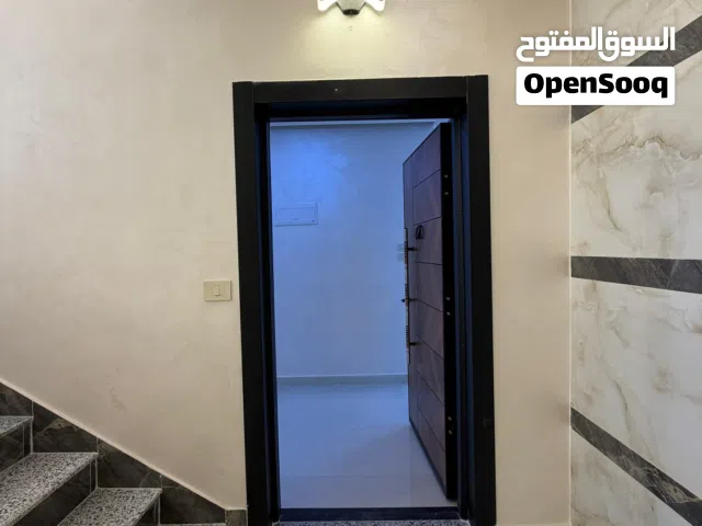 شقة طابق الثاني سوبر ديلوكس مساحة داخلية 150 متر في أجمل مناطق منطقة طبربور