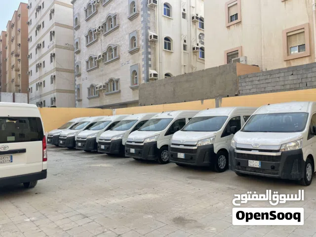 تأجير باص ديزل 2025 تايوتا بسائق و بدون سائق