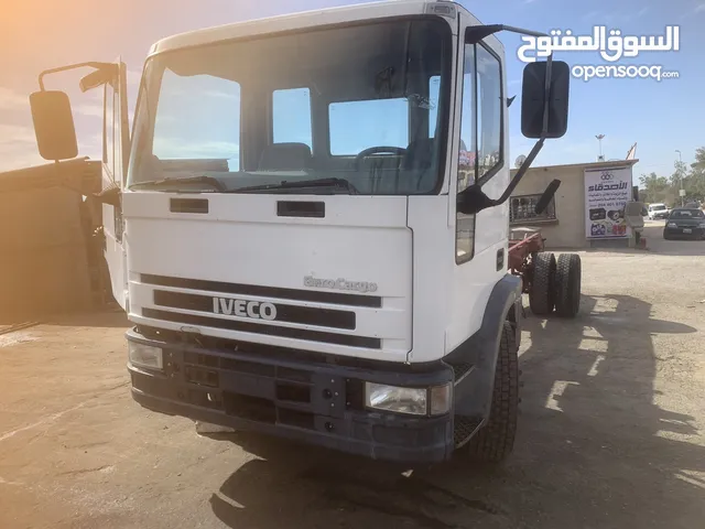 Chassis Iveco 2000 in Zawiya