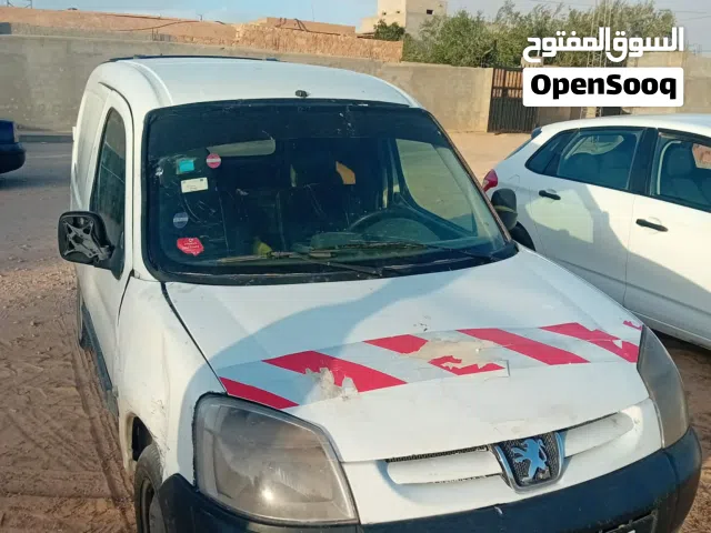 2007 بيجو بارتنر Standard