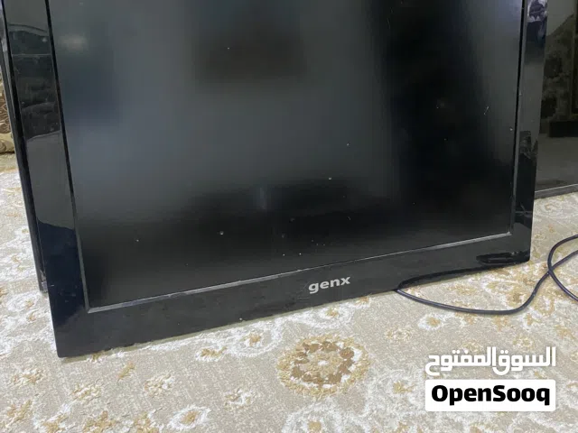 طابعه اتش بي مع شاشه وجهاز كمبيوتر مكتبي
